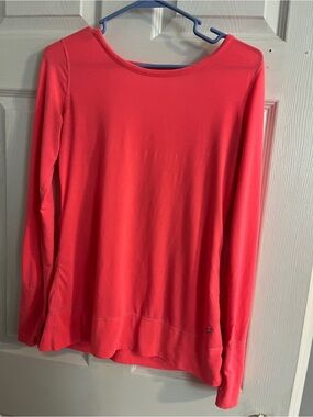 GAP Women's Long Sleeve Scoop Neck Top in Coral